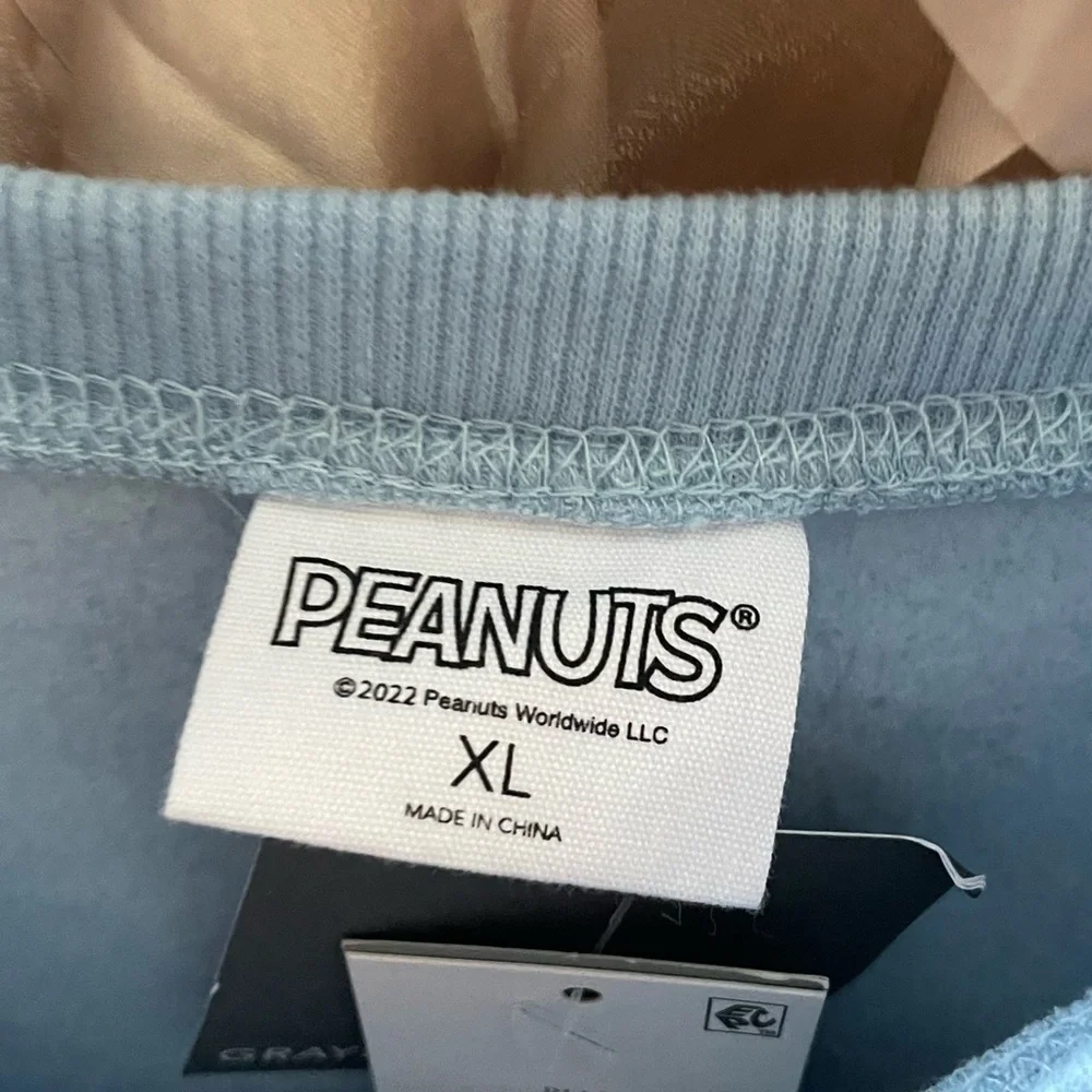 💰NWTS- New Grayson Threads Peanuts Merry and Bright cropped sweatshirt - Picture 3 of 4